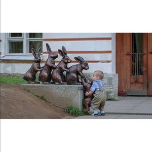 Meet your Posher, Erinia